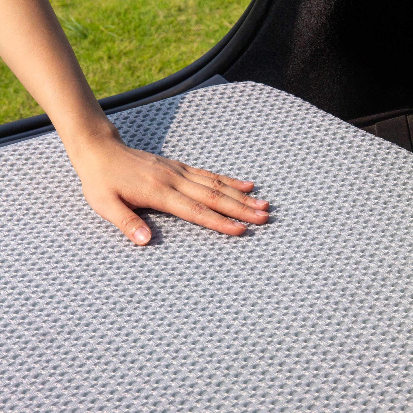 Tesla Model Y Foldable Mattress - Adaptive & Breathable for Enhanced Camping Comfort